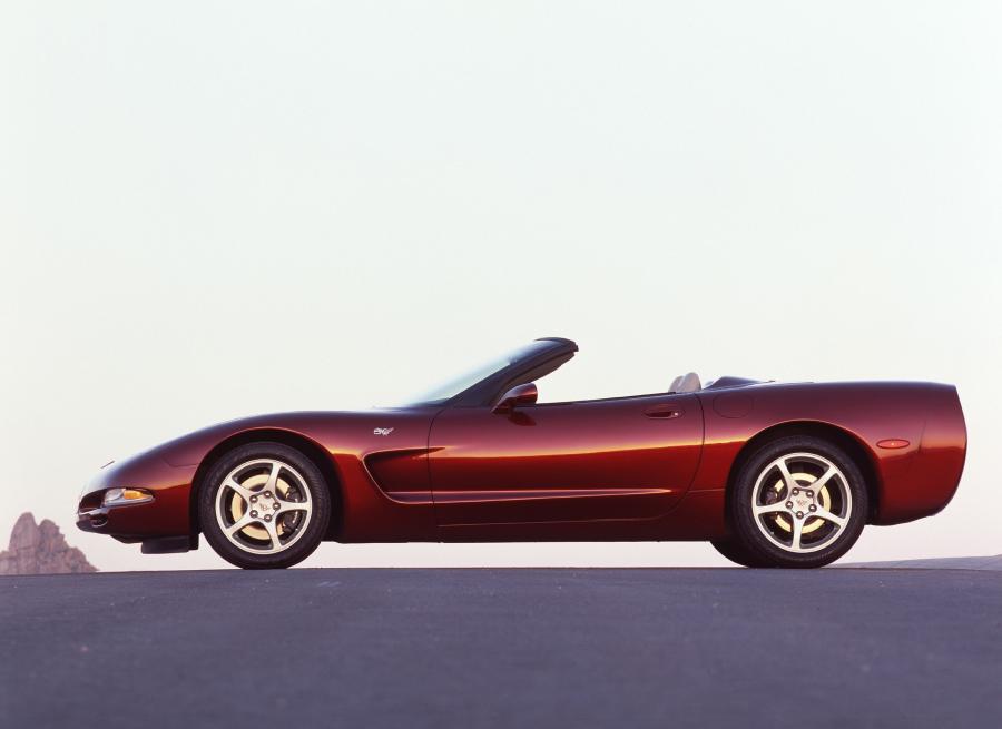  Chevrolet Corvette 1998 года  (фото 36 из 84)